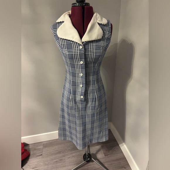 Dresses & Skirts - Vintage Sleeveless Navy Plaid Dress with Cream Collar. Fits size S